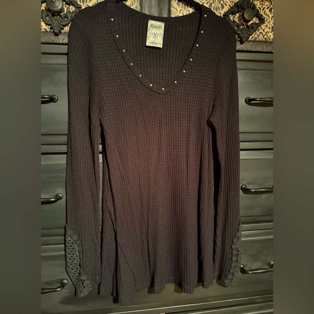 VOCAL  Long Sleeve Waffle Top with Studded V-Neck